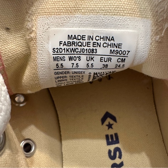 Pink Converse - Picture 8 of 8